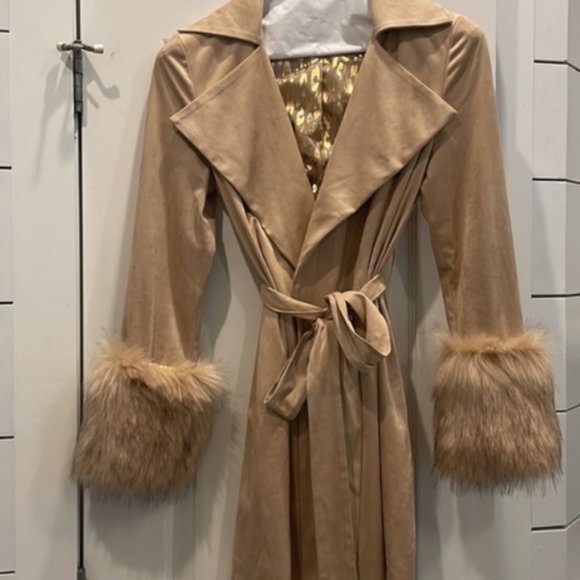 Judith March faux suede trench coat, beige, large, removable fur cuffs - Picture 3 of 3